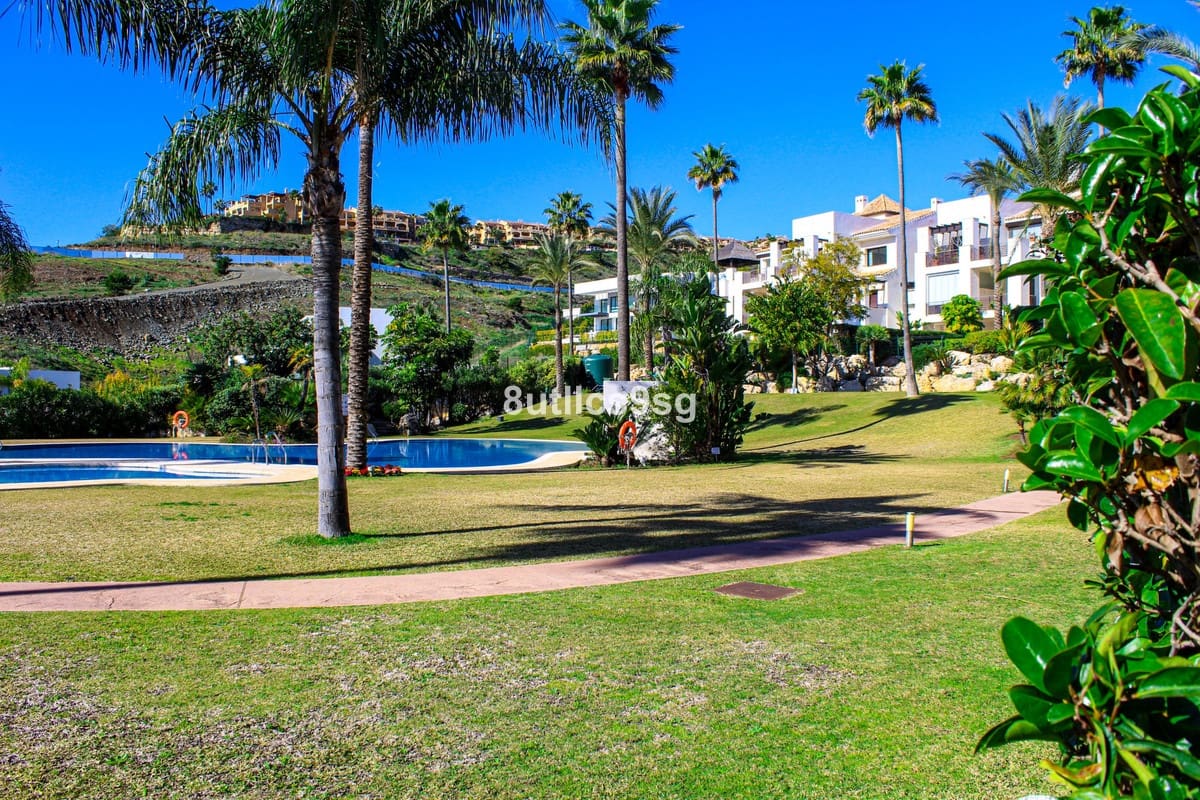2 sovrum Lägenhet till salu i Benahavis med pool - 675 000 € (Ref: 10016844)