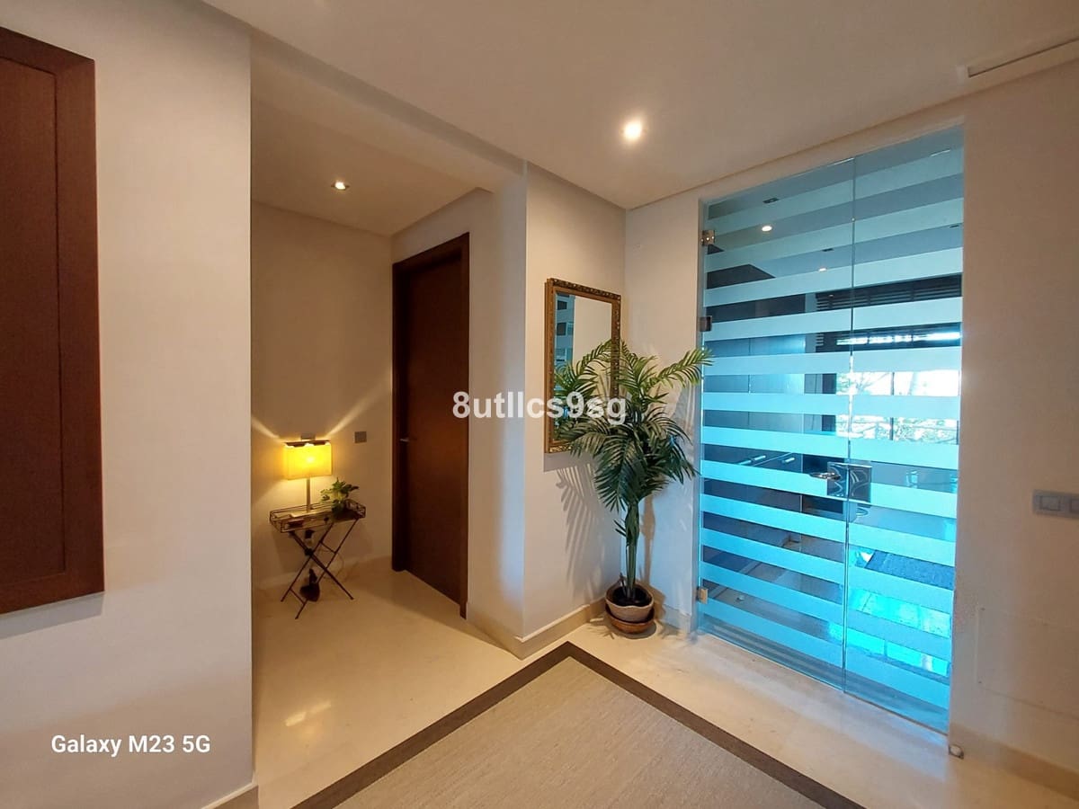2 sovrum Lägenhet till salu i Benahavis med pool - 675 000 € (Ref: 10016844)