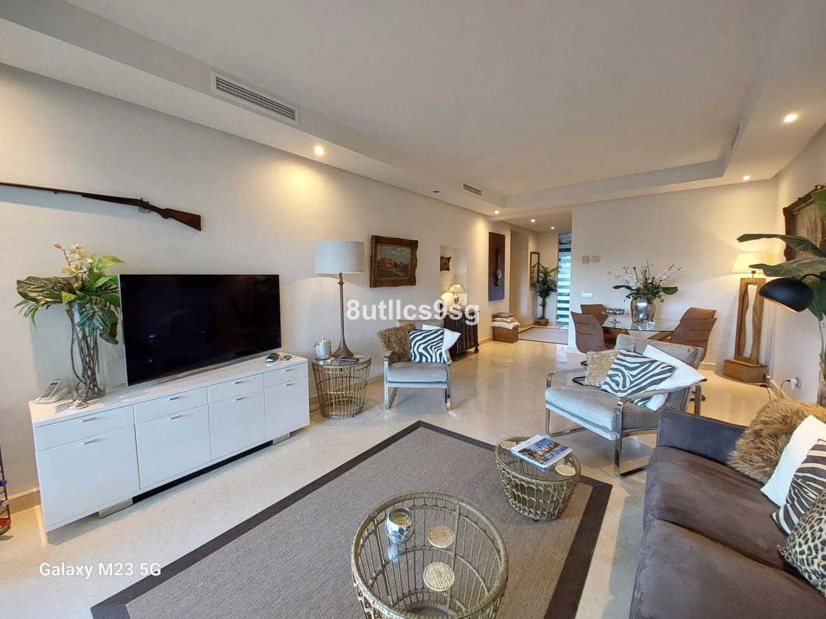 2 sovrum Lägenhet till salu i Benahavis med pool - 675 000 € (Ref: 10016844)
