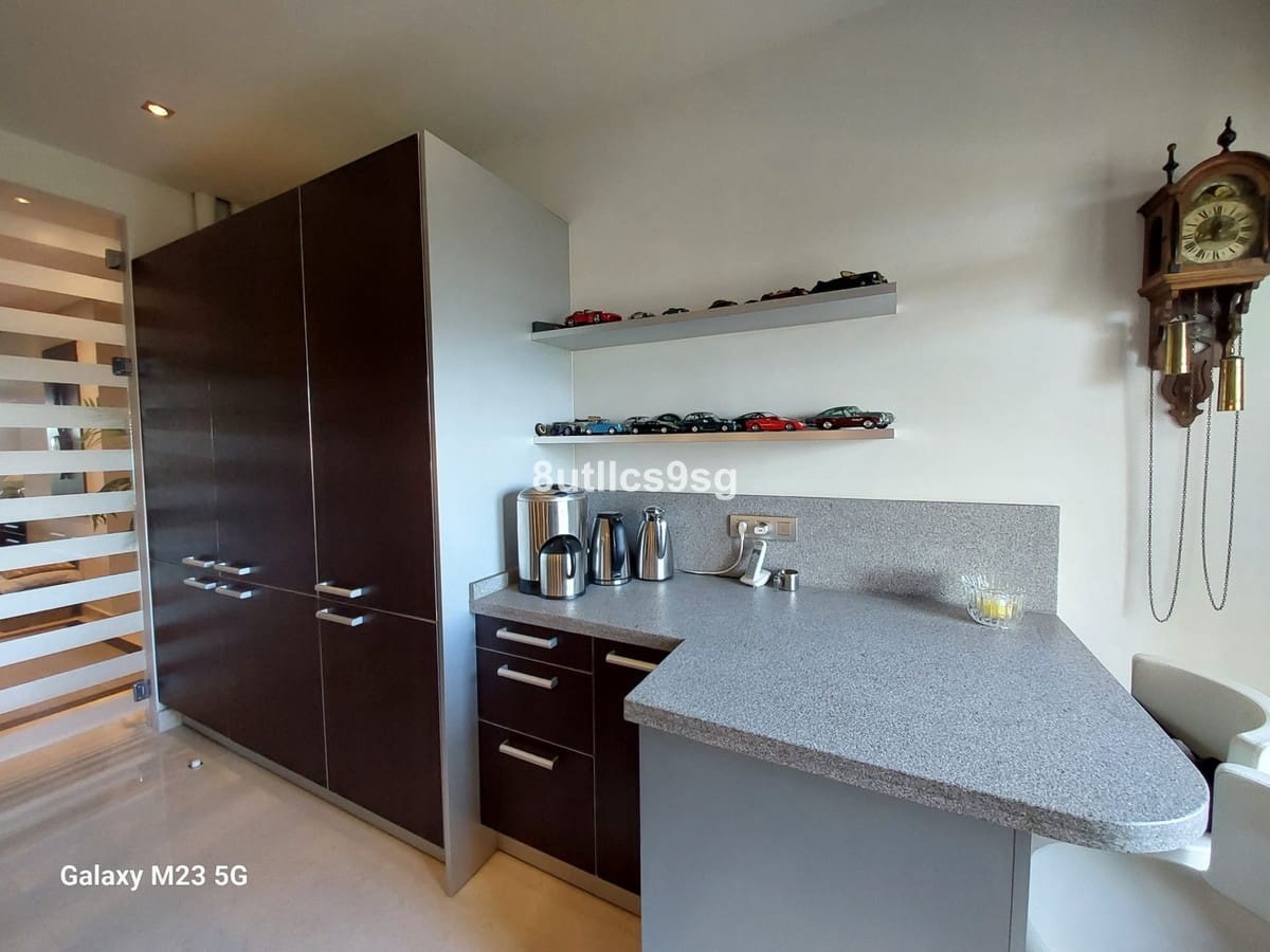 2 sovrum Lägenhet till salu i Benahavis med pool - 675 000 € (Ref: 10016844)