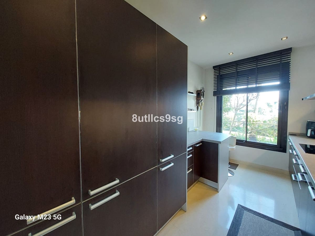 2 sovrum Lägenhet till salu i Benahavis med pool - 675 000 € (Ref: 10016844)