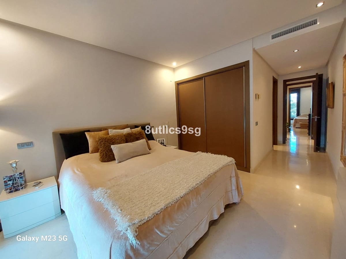 2 sovrum Lägenhet till salu i Benahavis med pool - 675 000 € (Ref: 10016844)