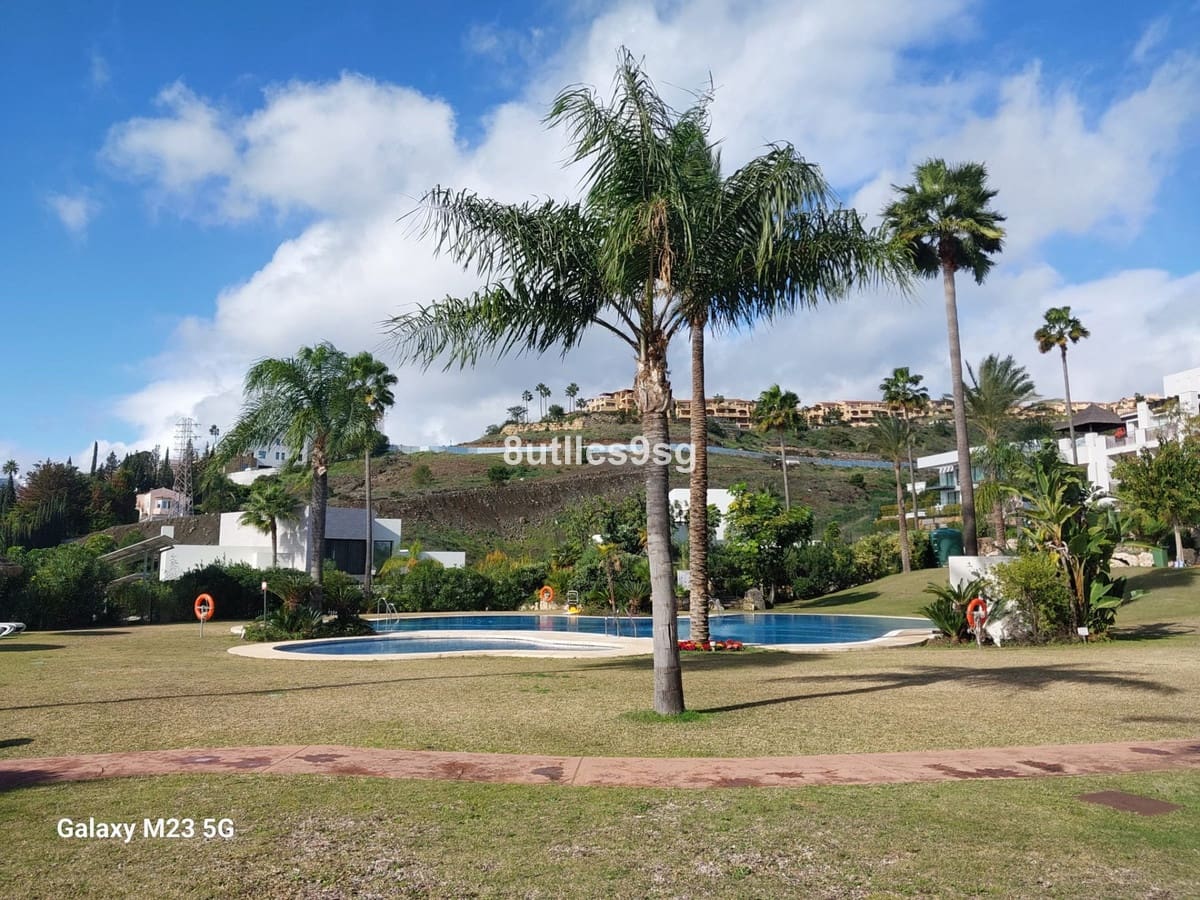 2 sovrum Lägenhet till salu i Benahavis med pool - 675 000 € (Ref: 10016844)