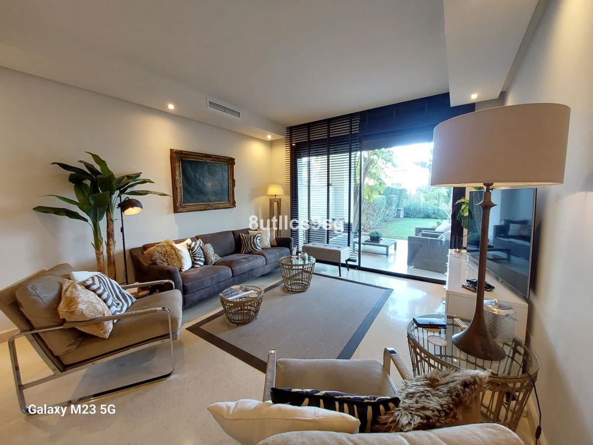 2 sovrum Lägenhet till salu i Benahavis med pool - 675 000 € (Ref: 10016844)