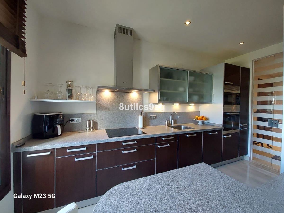 2 sovrum Lägenhet till salu i Benahavis med pool - 675 000 € (Ref: 10016844)