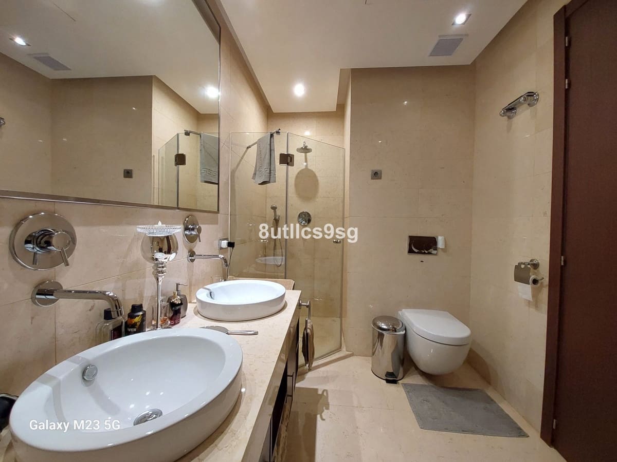 2 sovrum Lägenhet till salu i Benahavis med pool - 675 000 € (Ref: 10016844)