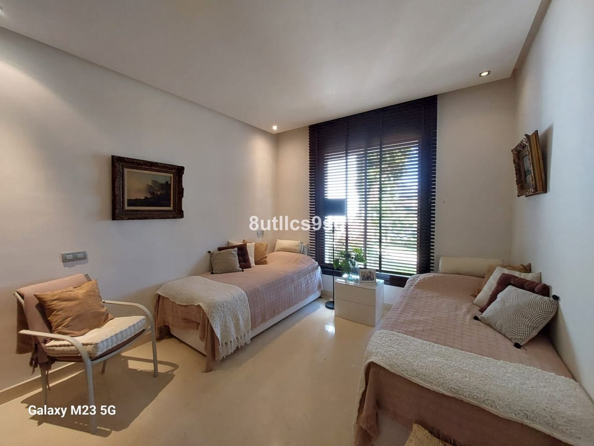 2 sovrum Lägenhet till salu i Benahavis med pool - 675 000 € (Ref: 10016844)