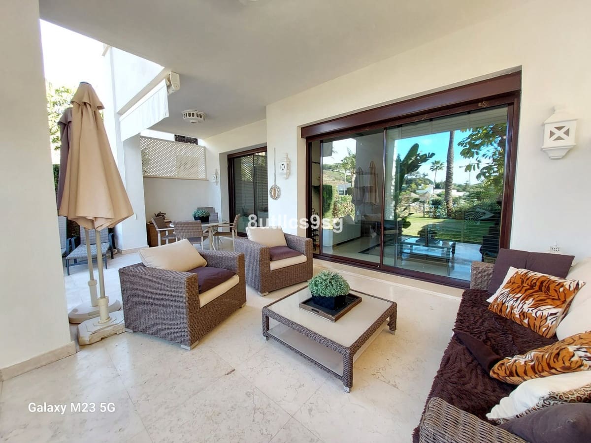 2 sovrum Lägenhet till salu i Benahavis med pool - 675 000 € (Ref: 10016844)