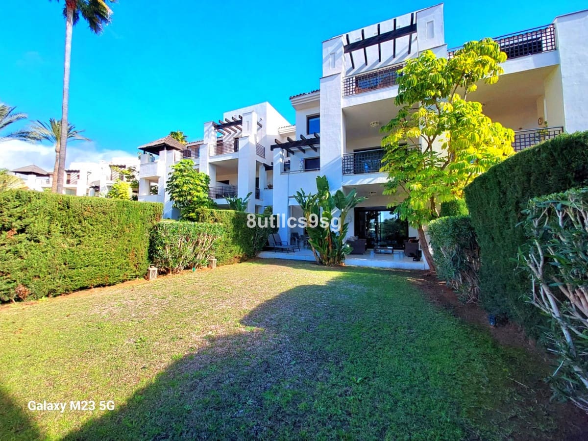 2 sovrum Lägenhet till salu i Benahavis med pool - 675 000 € (Ref: 10016844)