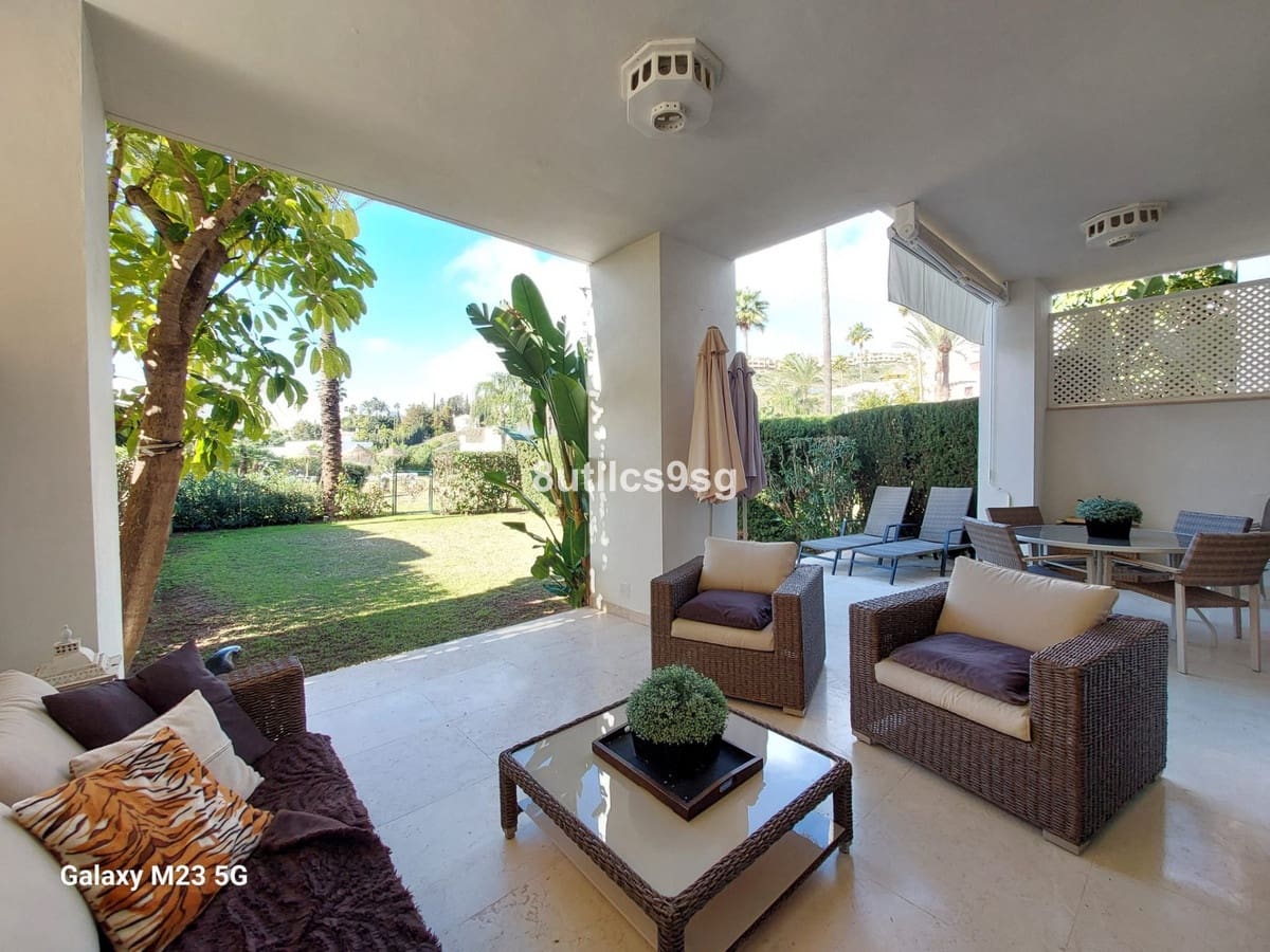 2 sovrum Lägenhet till salu i Benahavis med pool - 675 000 € (Ref: 10016844)