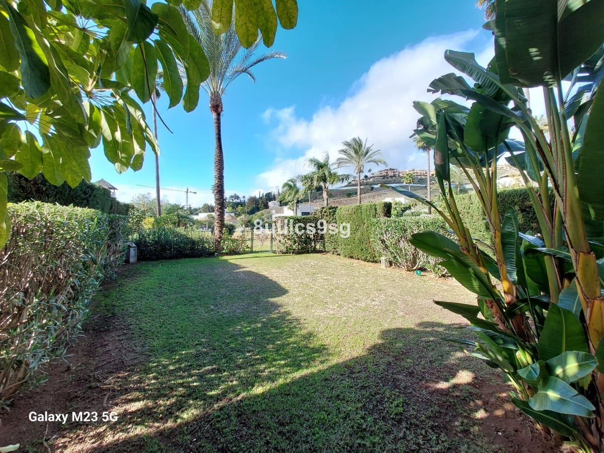 2 sovrum Lägenhet till salu i Benahavis med pool - 675 000 € (Ref: 10016844)