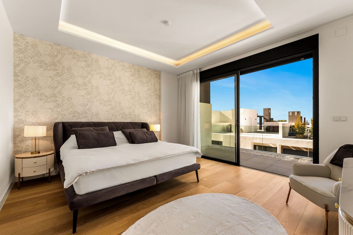 5 quarto Moradia Geminada para venda em Rio Real com piscina - 1 950 000 € (Ref: 10016845)