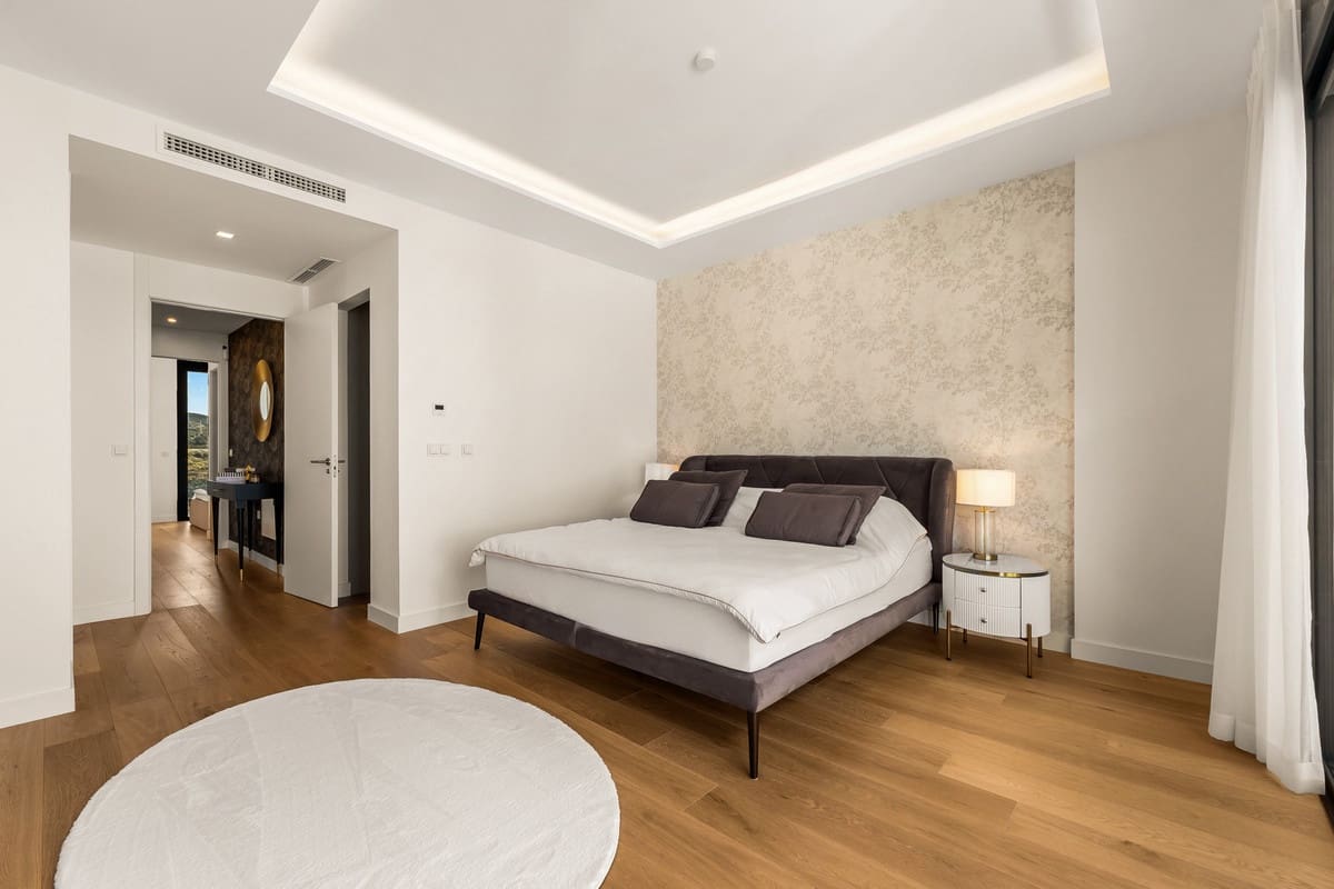 5 quarto Moradia Geminada para venda em Rio Real com piscina - 1 950 000 € (Ref: 10016845)