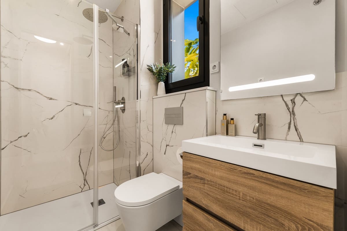 5 quarto Moradia Geminada para venda em Rio Real com piscina - 1 950 000 € (Ref: 10016845)