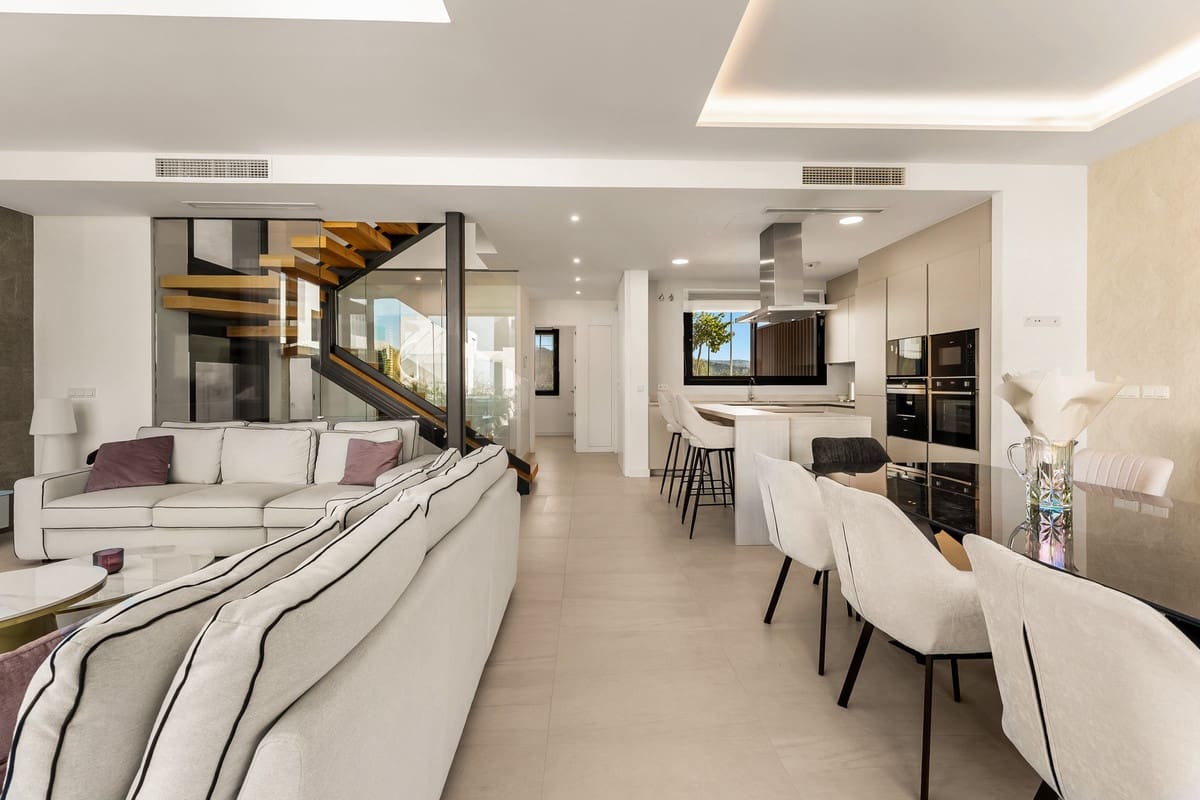 5 quarto Moradia Geminada para venda em Rio Real com piscina - 1 950 000 € (Ref: 10016845)