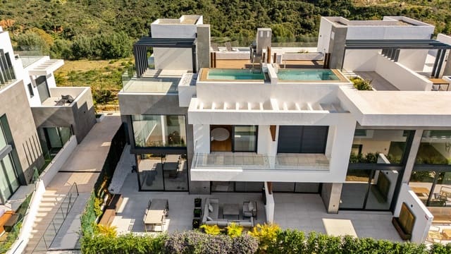 5 camera da letto Villetta Bifamiliare in vendita in Río Real, Marbella con piscina - 1.950.000 € (Rif: 10016845)