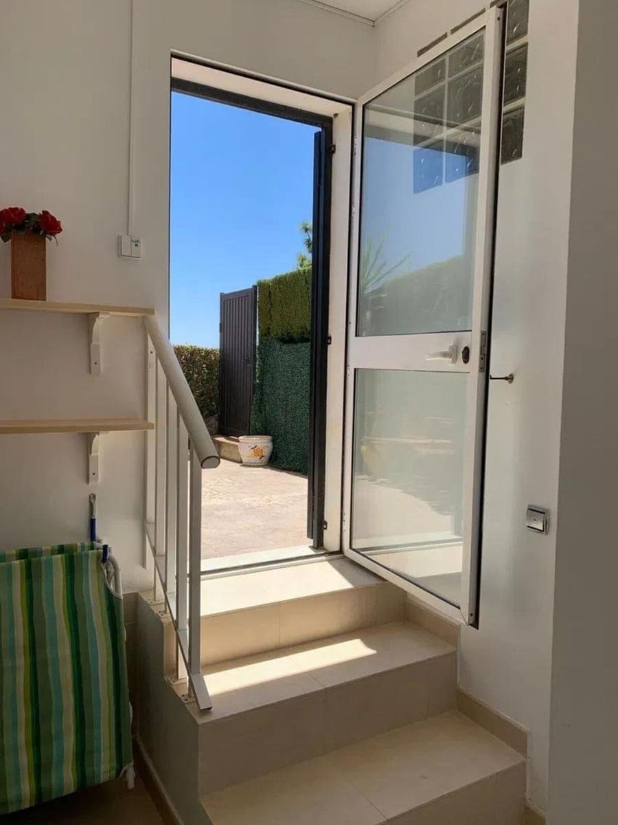 Apartamento de 2 habitaciones en Calahonda en venta con piscina - 295.000 € (Ref: 10016846)