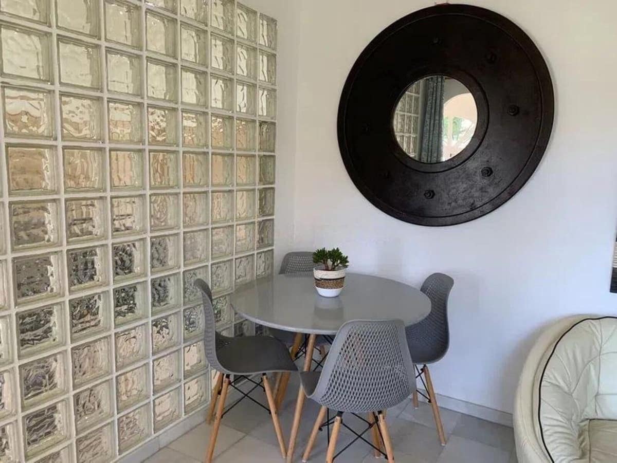 Apartamento de 2 habitaciones en Calahonda en venta con piscina - 295.000 € (Ref: 10016846)