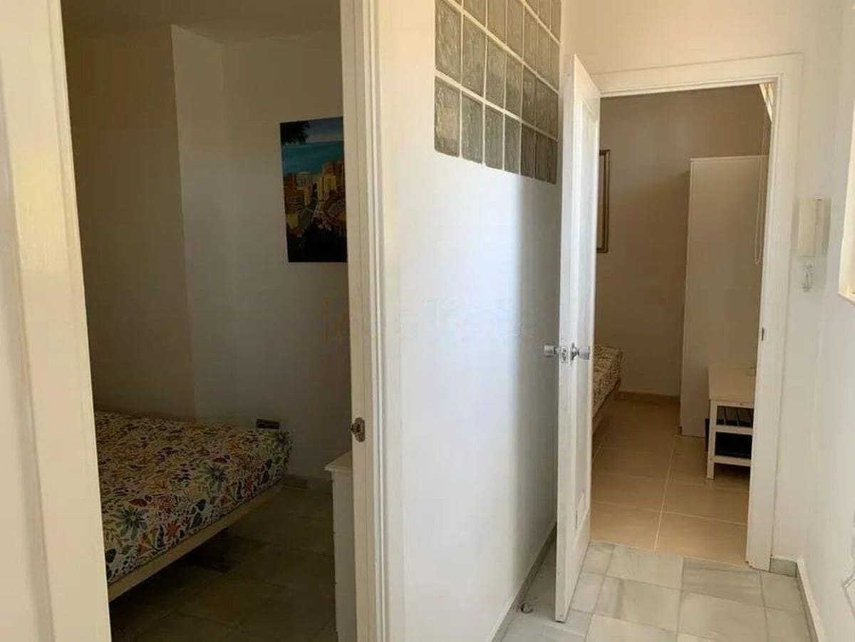 Apartamento de 2 habitaciones en Calahonda en venta con piscina - 295.000 € (Ref: 10016846)