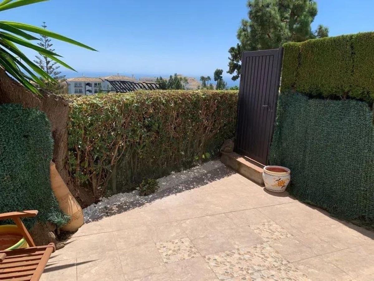 Apartamento de 2 habitaciones en Calahonda en venta con piscina - 295.000 € (Ref: 10016846)