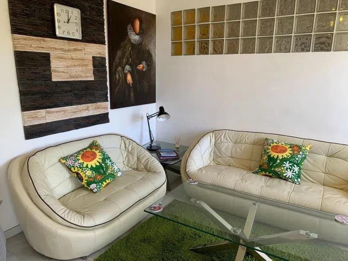 Apartamento de 2 habitaciones en Calahonda en venta con piscina - 295.000 € (Ref: 10016846)