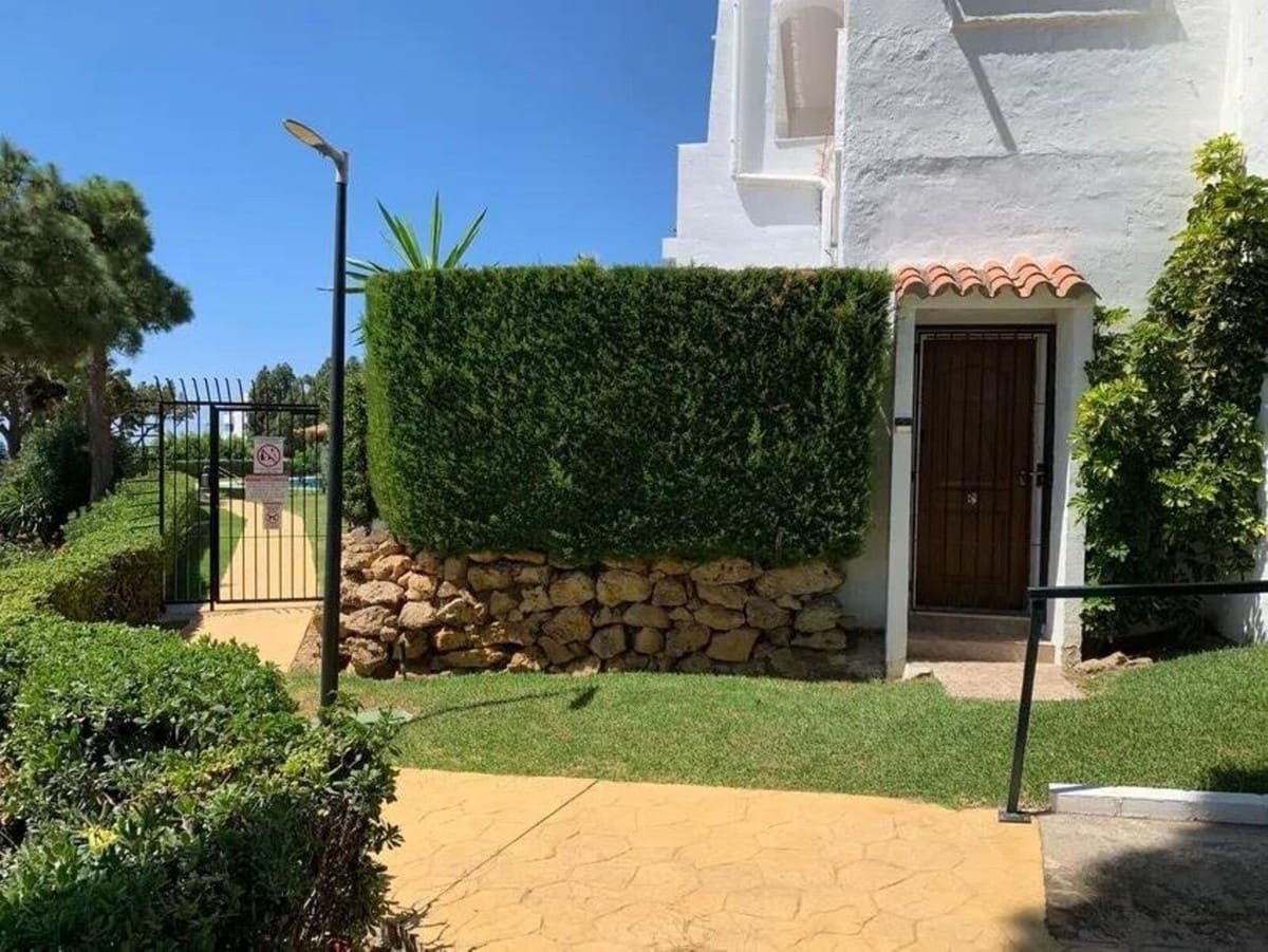 Apartamento de 2 habitaciones en Calahonda en venta con piscina - 295.000 € (Ref: 10016846)
