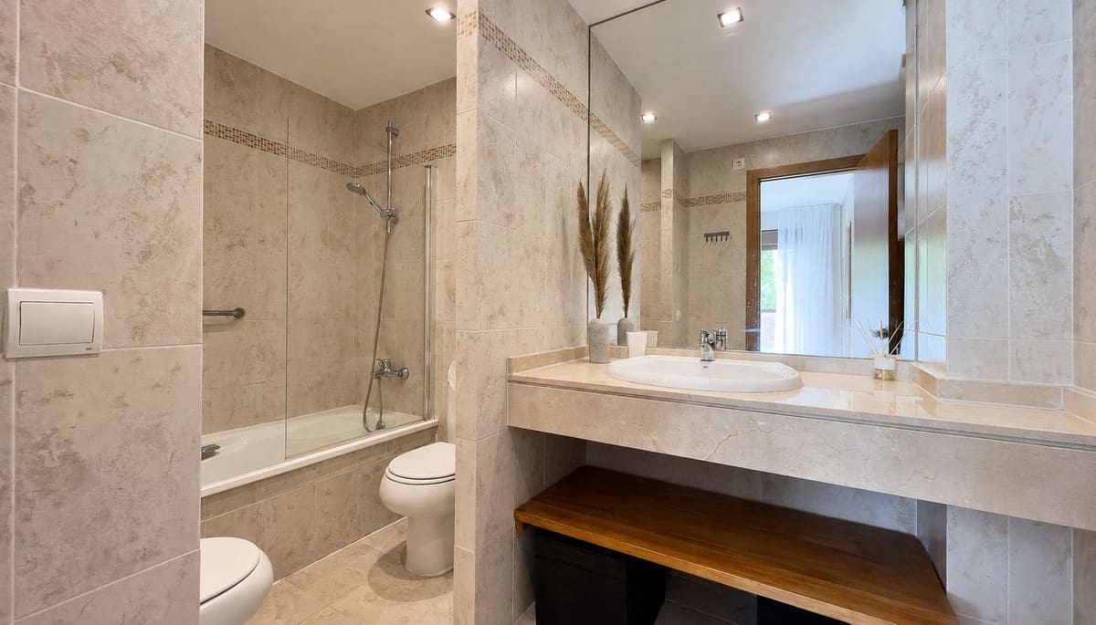 2 quarto Apartamento para venda em New Golden Mile com piscina - 375 000 € (Ref: 10016848)