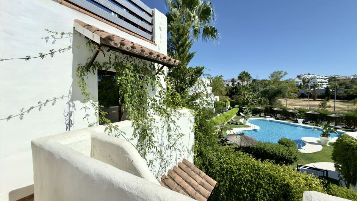 2 quarto Apartamento para venda em New Golden Mile com piscina - 375 000 € (Ref: 10016848)