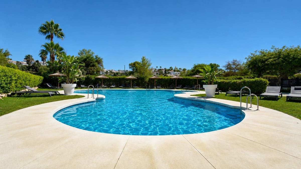 2 quarto Apartamento para venda em New Golden Mile com piscina - 375 000 € (Ref: 10016848)