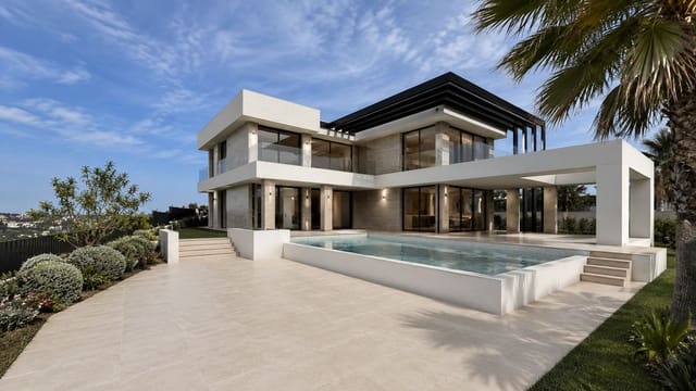 4 makuuhuone Huvila myytävänä paikassa Cancelada, Estepona mukana uima-altaan - 2 490 000 € (Ref: 10016850)