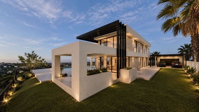 4 makuuhuone Huvila myytävänä paikassa Cancelada, Estepona mukana uima-altaan - 2 490 000 € (Ref: 10016850)