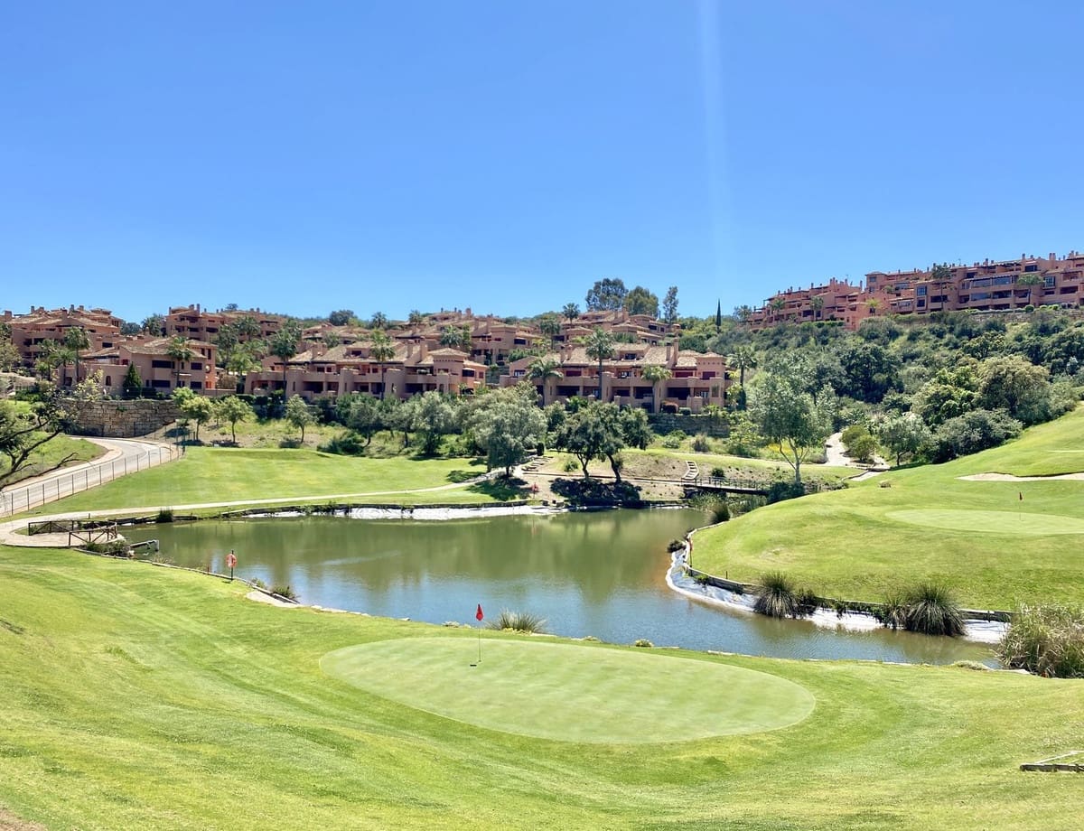 2 chambre Appartement à vendre à Elviria avec piscine - 398 750 € (Ref: 10016852)