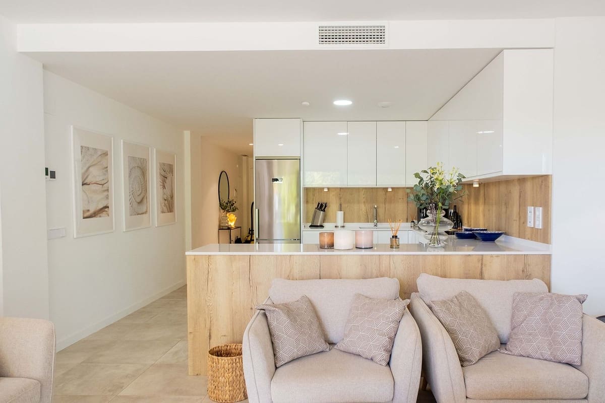 2 sovrum Lägenhet till salu i Estepona med pool garage - 648 900 € (Ref: 10016853)
