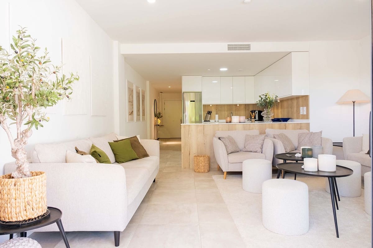 2 sovrum Lägenhet till salu i Estepona med pool garage - 648 900 € (Ref: 10016853)