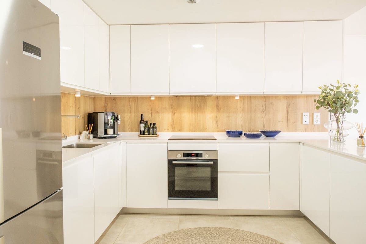 2 sovrum Lägenhet till salu i Estepona med pool garage - 648 900 € (Ref: 10016853)