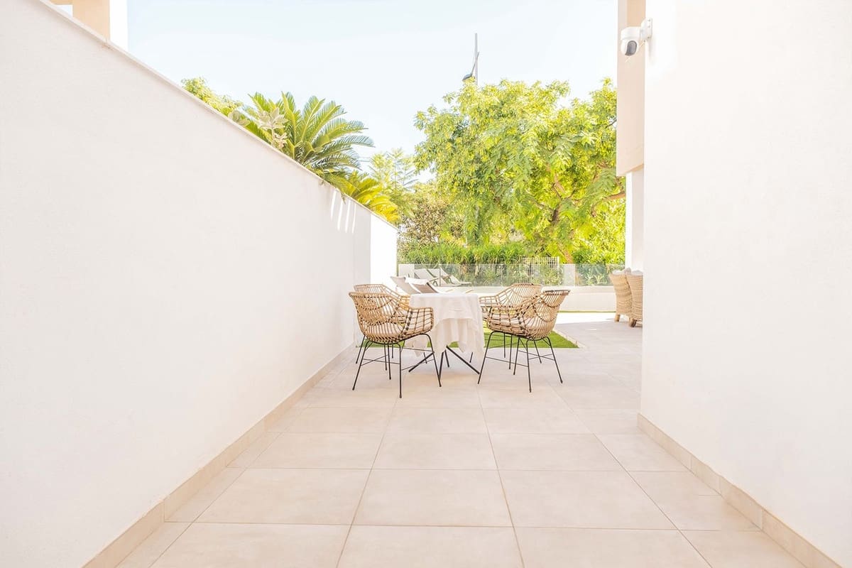 2 sovrum Lägenhet till salu i Estepona med pool garage - 648 900 € (Ref: 10016853)
