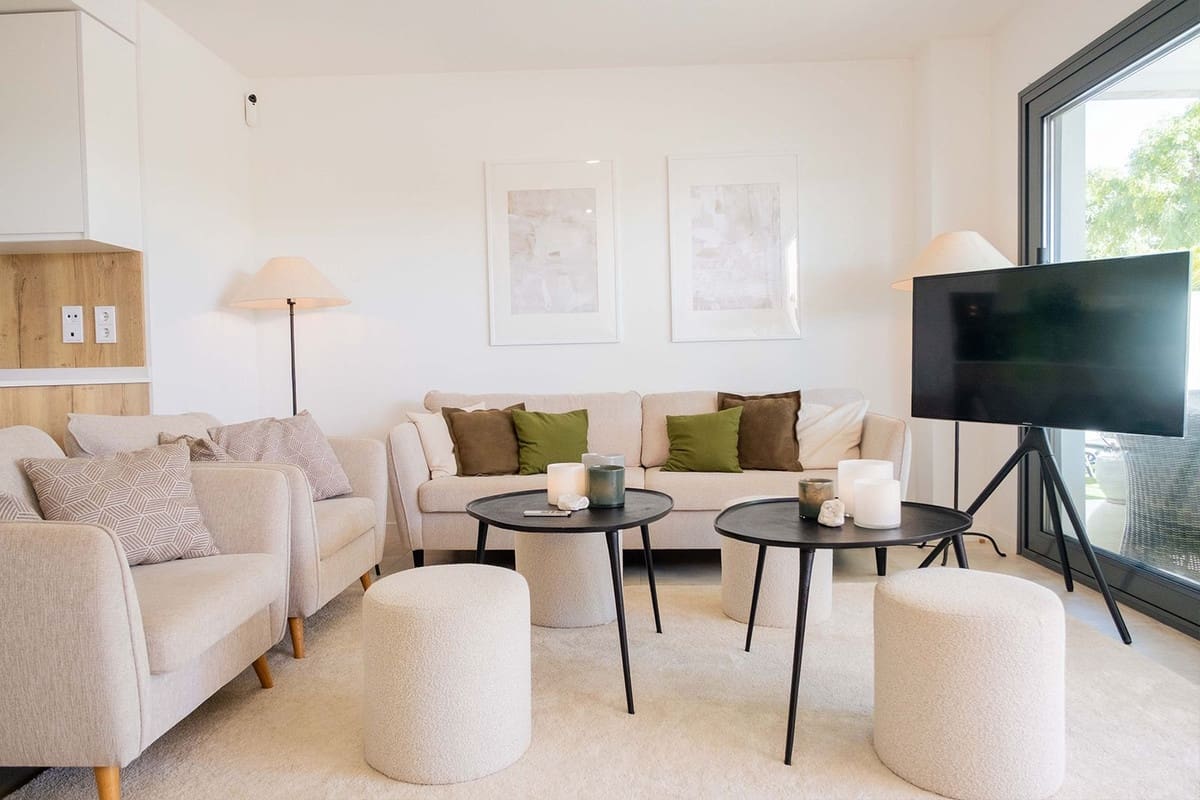 2 sovrum Lägenhet till salu i Estepona med pool garage - 648 900 € (Ref: 10016853)