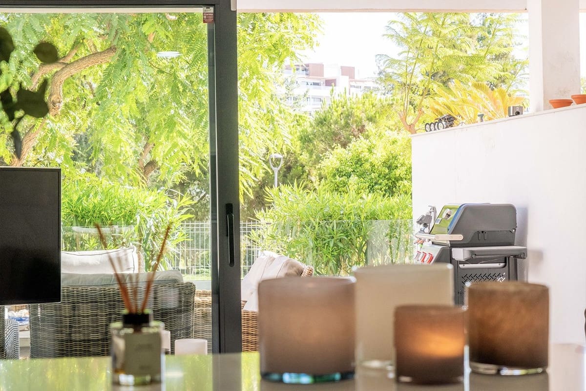 2 sovrum Lägenhet till salu i Estepona med pool garage - 648 900 € (Ref: 10016853)