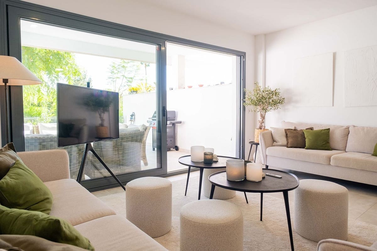 2 sovrum Lägenhet till salu i Estepona med pool garage - 648 900 € (Ref: 10016853)