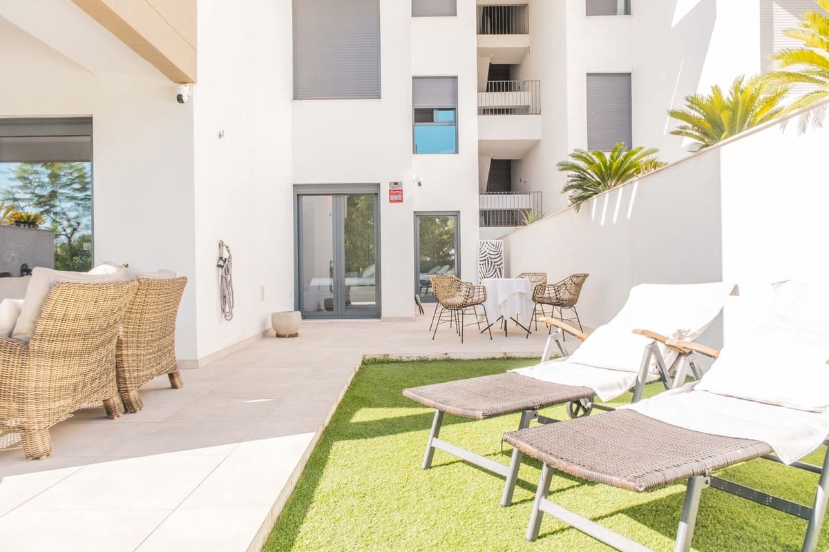 2 sovrum Lägenhet till salu i Estepona med pool garage - 648 900 € (Ref: 10016853)