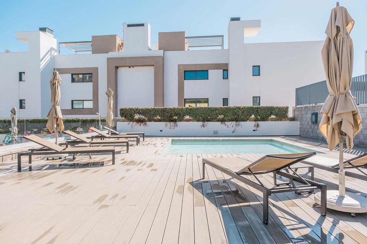 2 sovrum Lägenhet till salu i Estepona med pool garage - 648 900 € (Ref: 10016853)