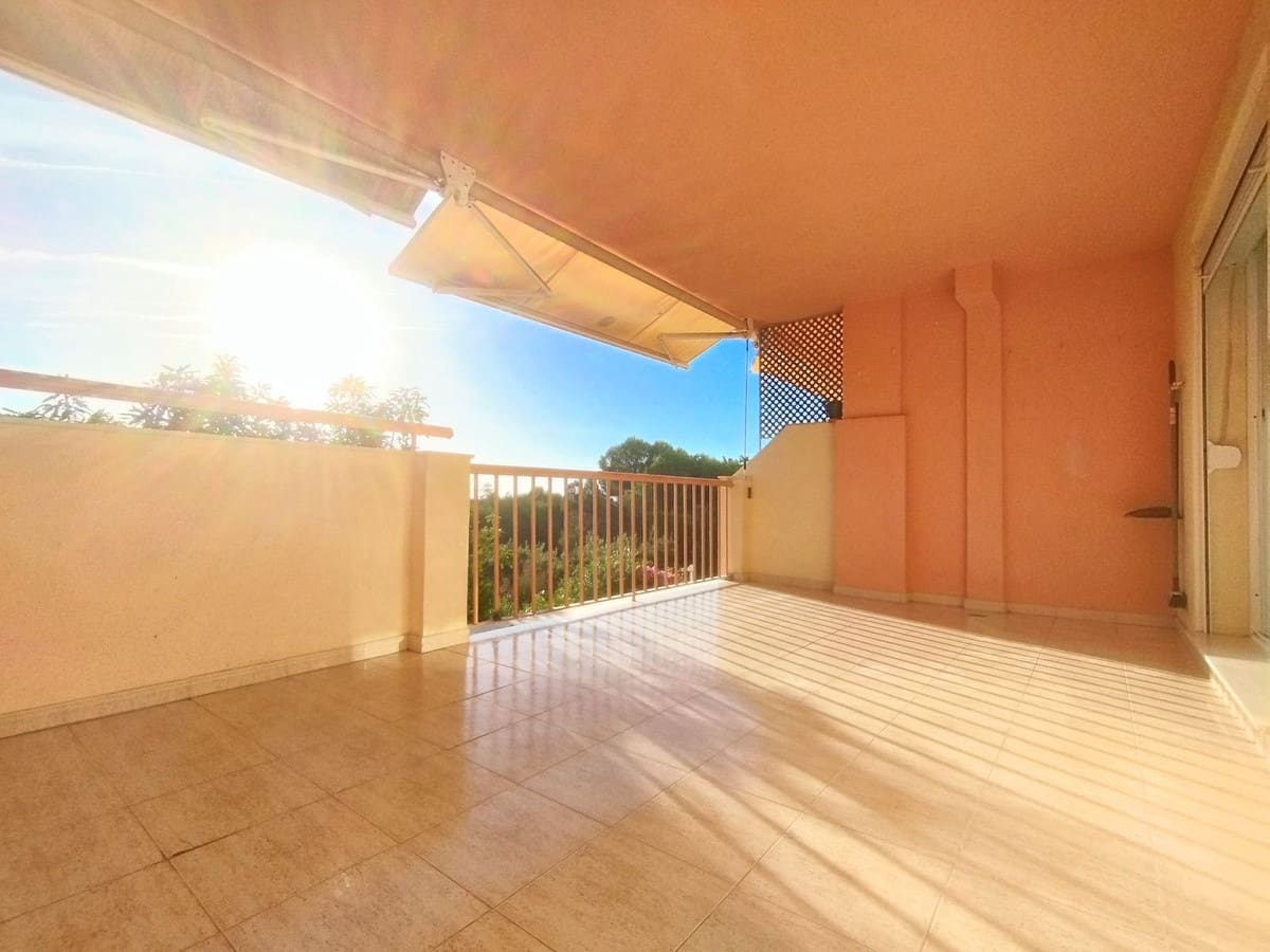 2 bedroom Apartment for sale in Calahonda with pool - € 319,000 (Ref: 10016855)