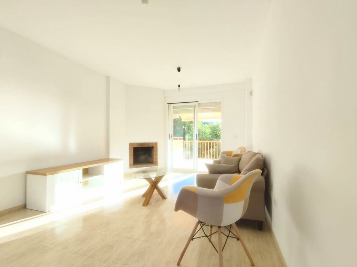 2 bedroom Apartment for sale in Calahonda with pool - € 319,000 (Ref: 10016855)