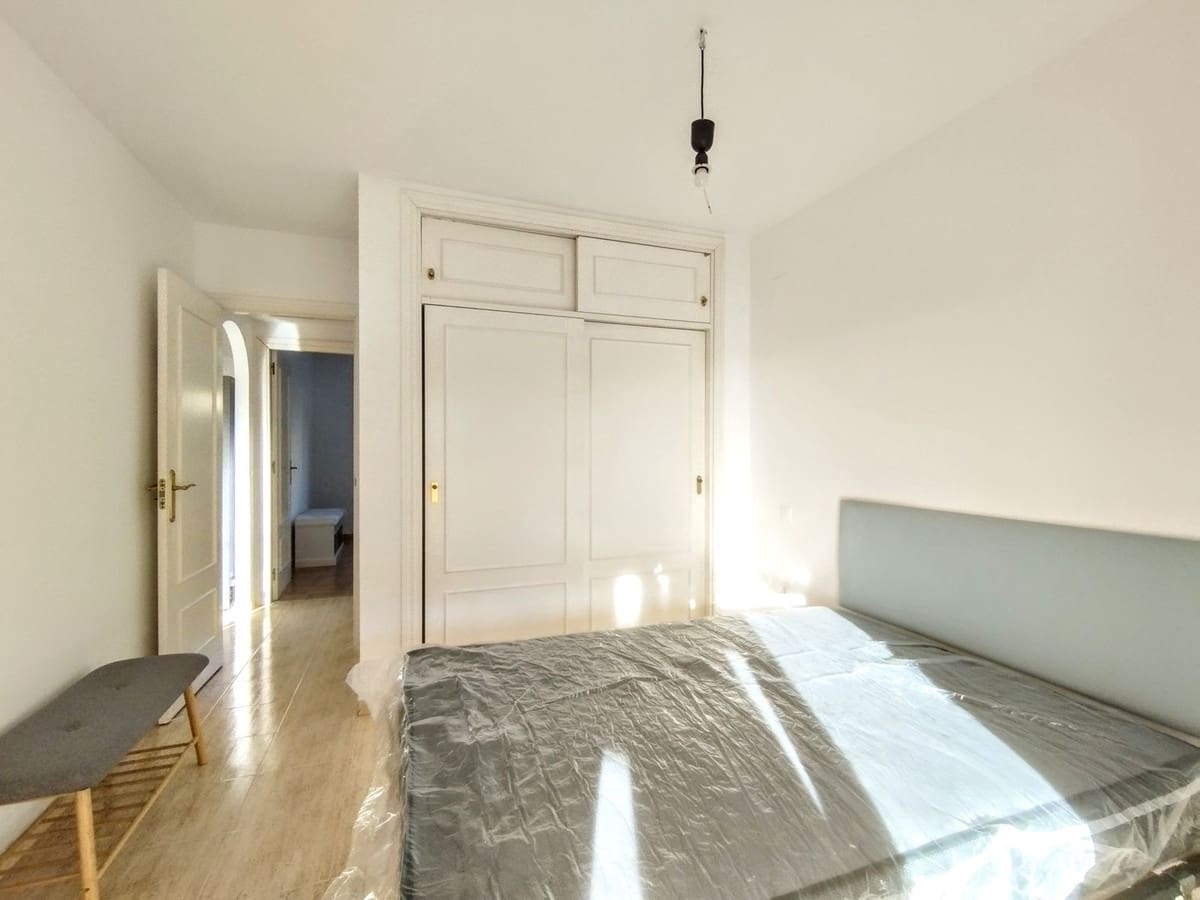 2 bedroom Apartment for sale in Calahonda with pool - € 319,000 (Ref: 10016855)