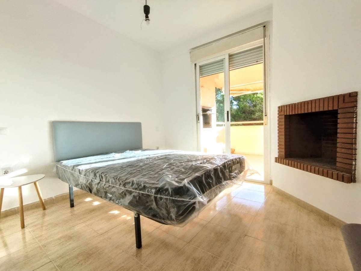 2 bedroom Apartment for sale in Calahonda with pool - € 319,000 (Ref: 10016855)