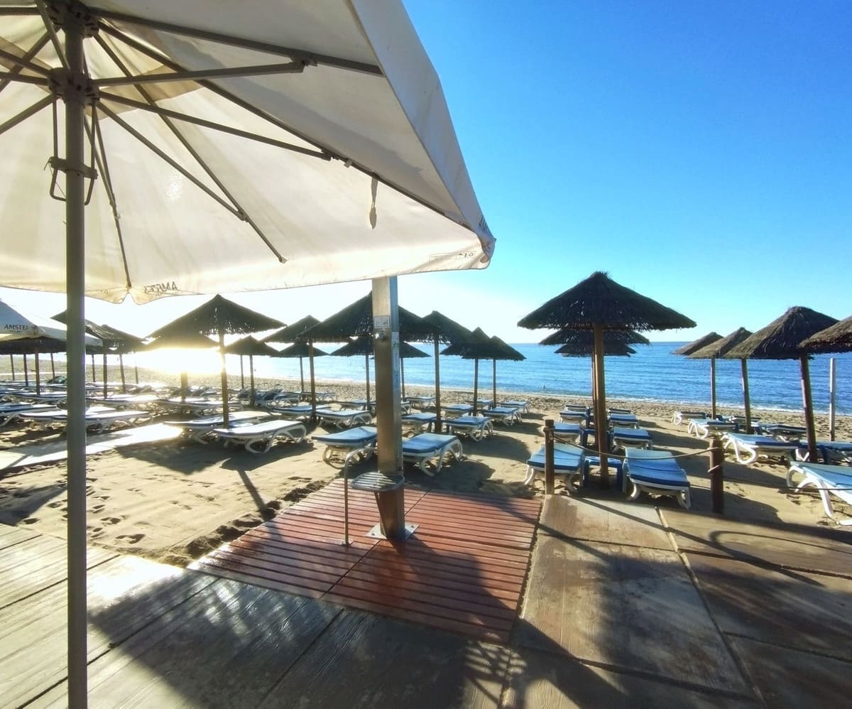 2 bedroom Apartment for sale in Calahonda with pool - € 319,000 (Ref: 10016855)
