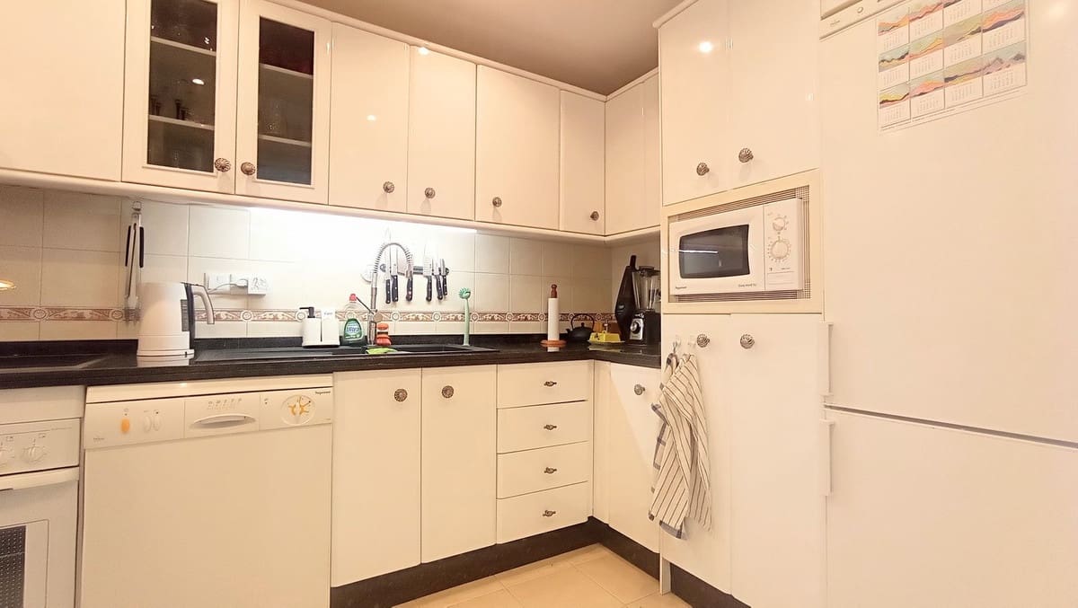 Apartamento de 2 habitaciones en Calahonda en venta con piscina - 449.000 € (Ref: 10016856)