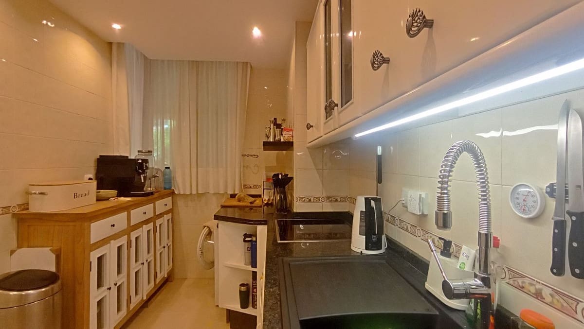 Apartamento de 2 habitaciones en Calahonda en venta con piscina - 449.000 € (Ref: 10016856)