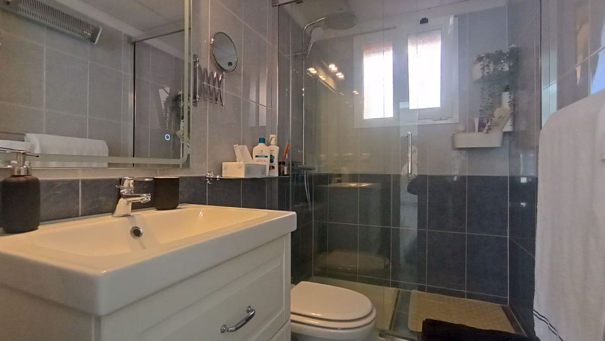 Apartamento de 2 habitaciones en Calahonda en venta con piscina - 449.000 € (Ref: 10016856)