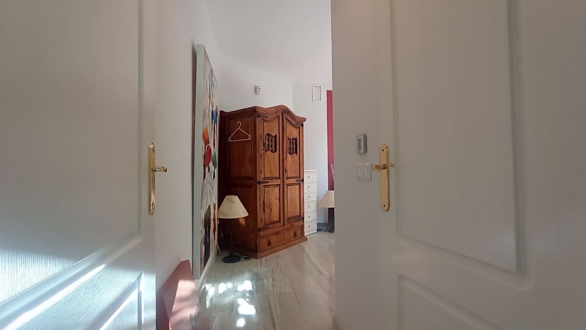 Apartamento de 2 habitaciones en Calahonda en venta con piscina - 449.000 € (Ref: 10016856)